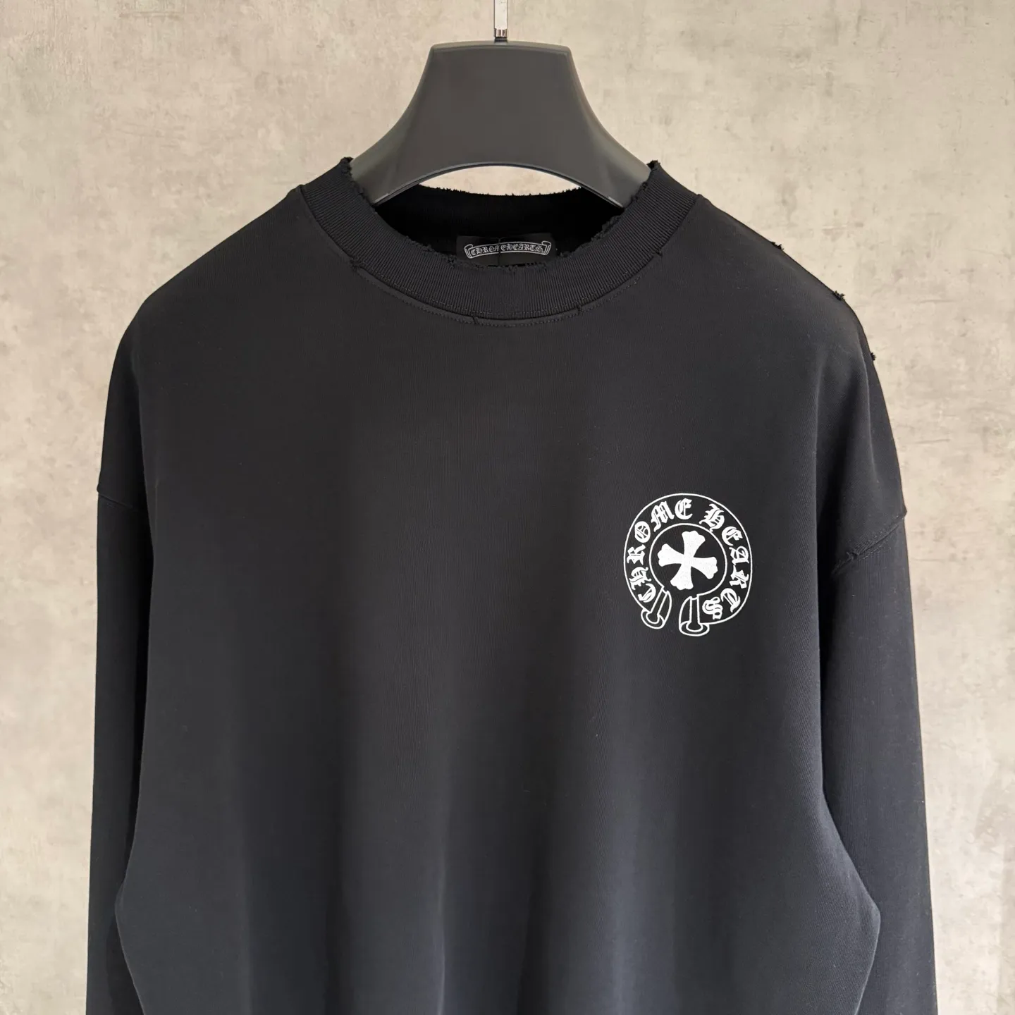 🅿️340 [Strict quality control] CH Croixin's new long-sleeved sweatshirt T-shirt. Heavy 340g double yarn fabric. Wash the whole garment twice. Frayed and torn on all four sides. Heavy fabric. The neckline is made of icy Solona. Loose fit. Deep, wide and stylish. No deformation or shrinkage. Color: 3 colors, black, white and gray. Size: M-2xl